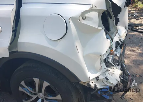 2018 Toyota Rav4 Le z USA, uszkodzony, nr VIN JTMZFREV3JJ174039